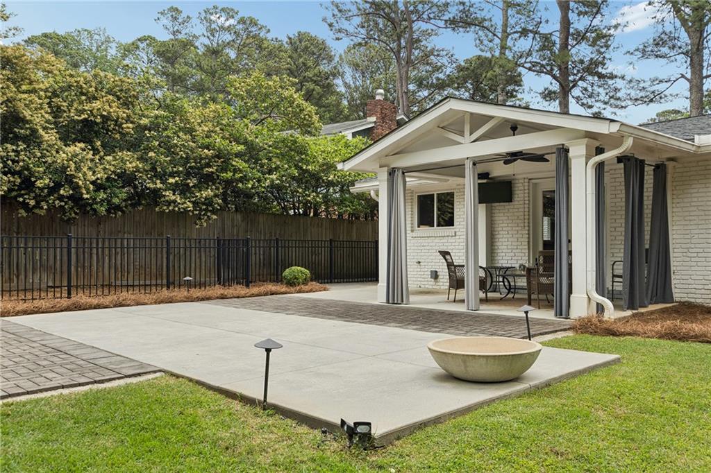 4428 East Kings Point Circle Atlanta, GA 30338 - Photo 5 of 47
