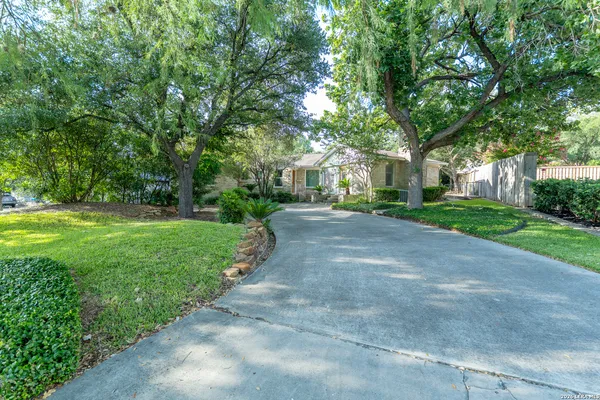 $698,000 | 112 Tuttle Road, Terrell Hills, TX 78209