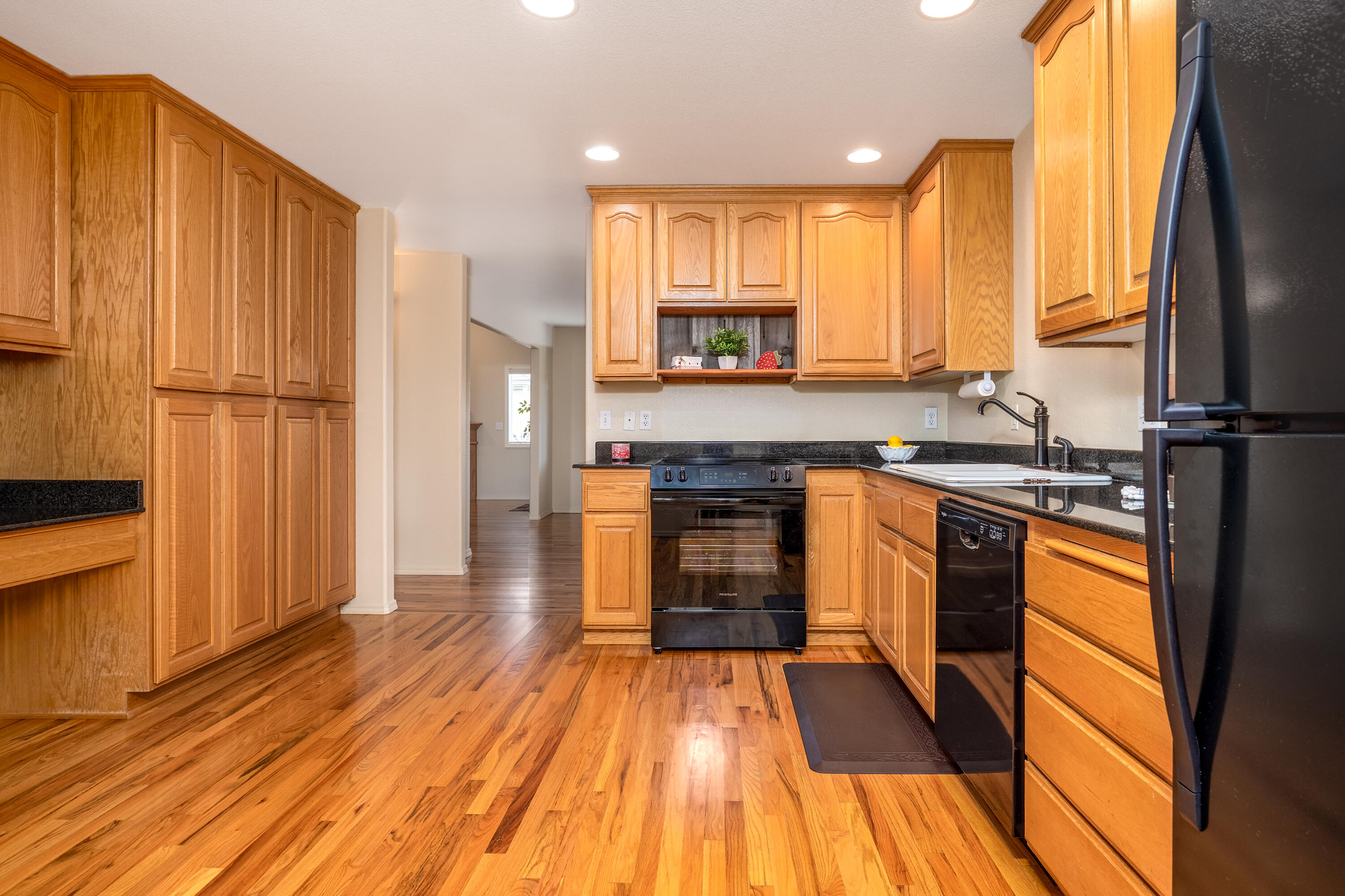 187 Prairie Landing Drive Eagle Point, OR 97524 - Photo 5 of 28 Photo4
