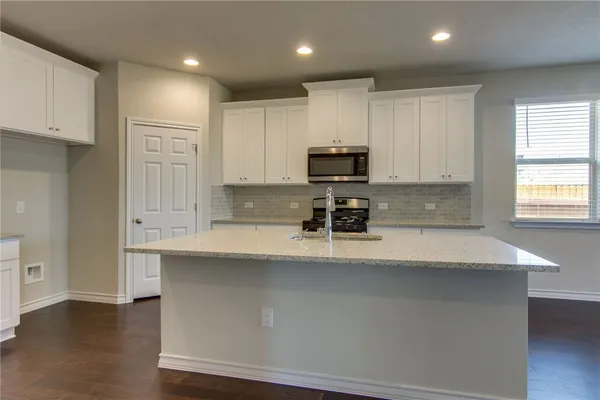 $2,595 | 11716 Selkirk Drive, Austin, TX 78754