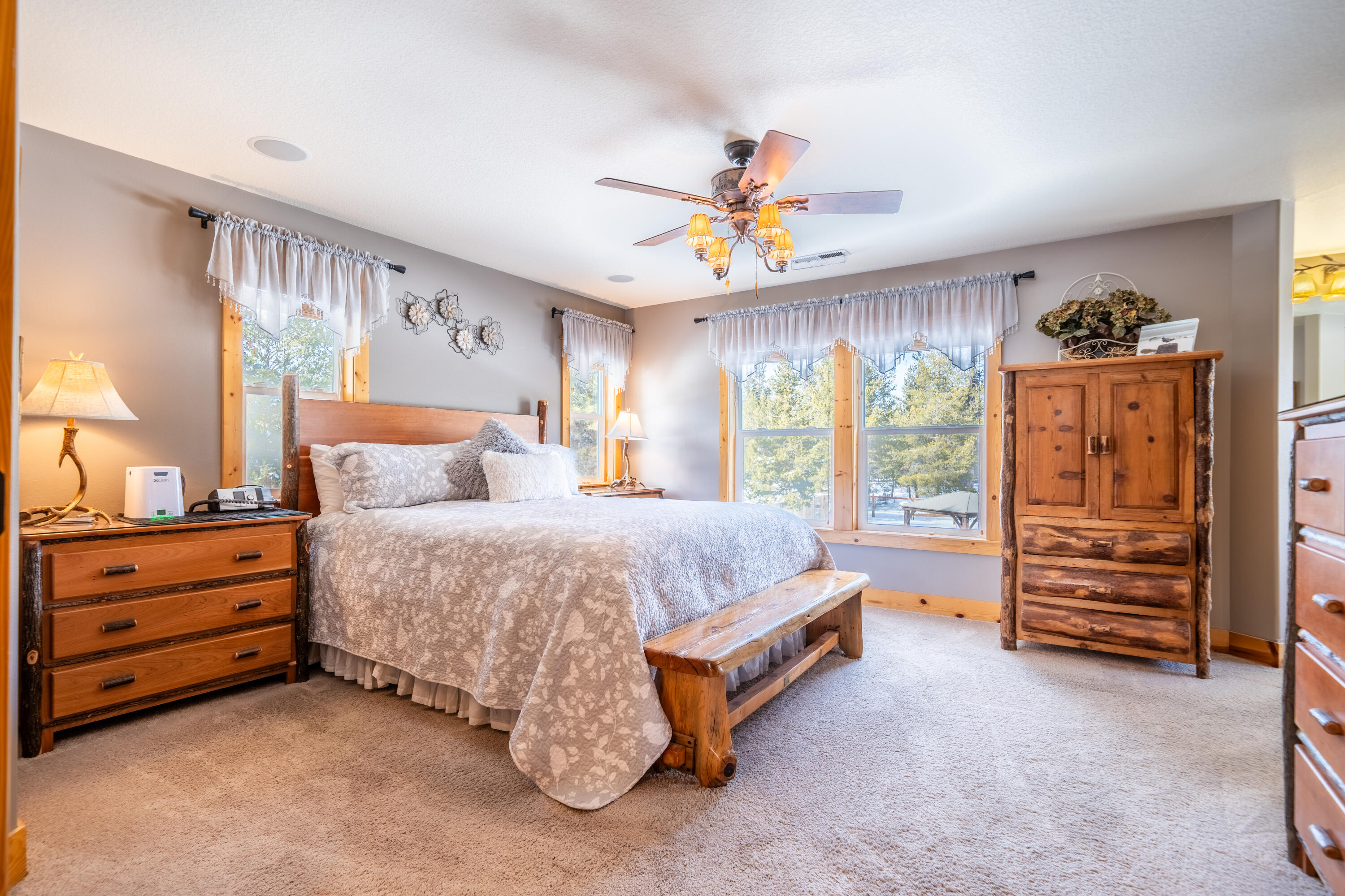 16120 Burgess Road La Pine, OR 97739 - Photo 45 of 75 Owner's Suite