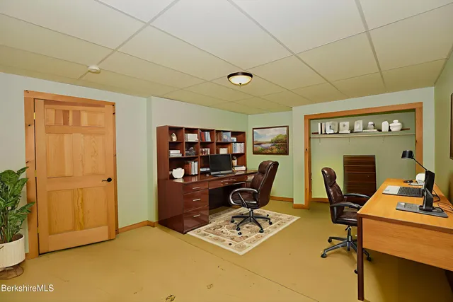 a view of a entrance door of the house