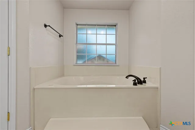 $2,200 | 418 Canoe Drive, Harker Heights, TX 76548