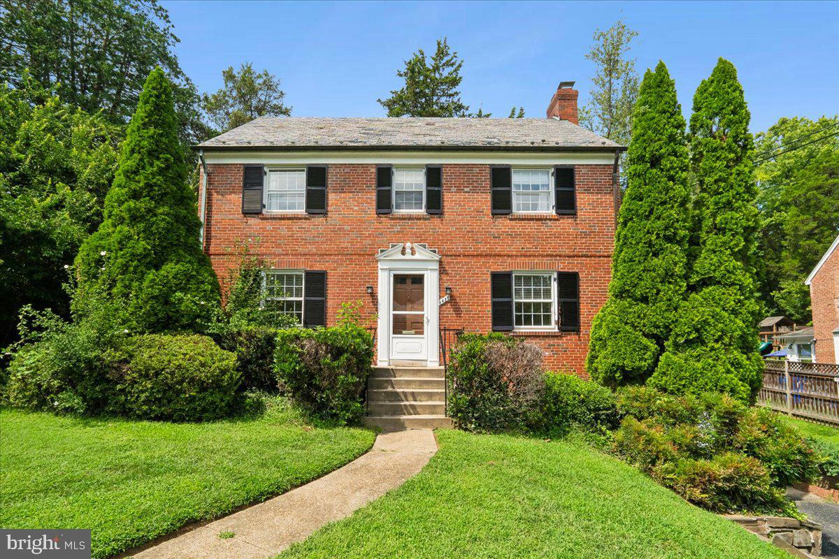 9422 Locust Hill Road Bethesda, MD 20814 - Photo 2 of 44 Gallery Image 2