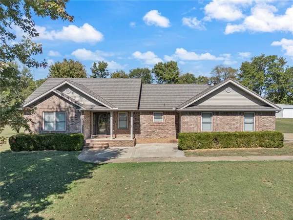 $529,000 | 204 East Madison 7396 Road, Hindsville, AR 72738