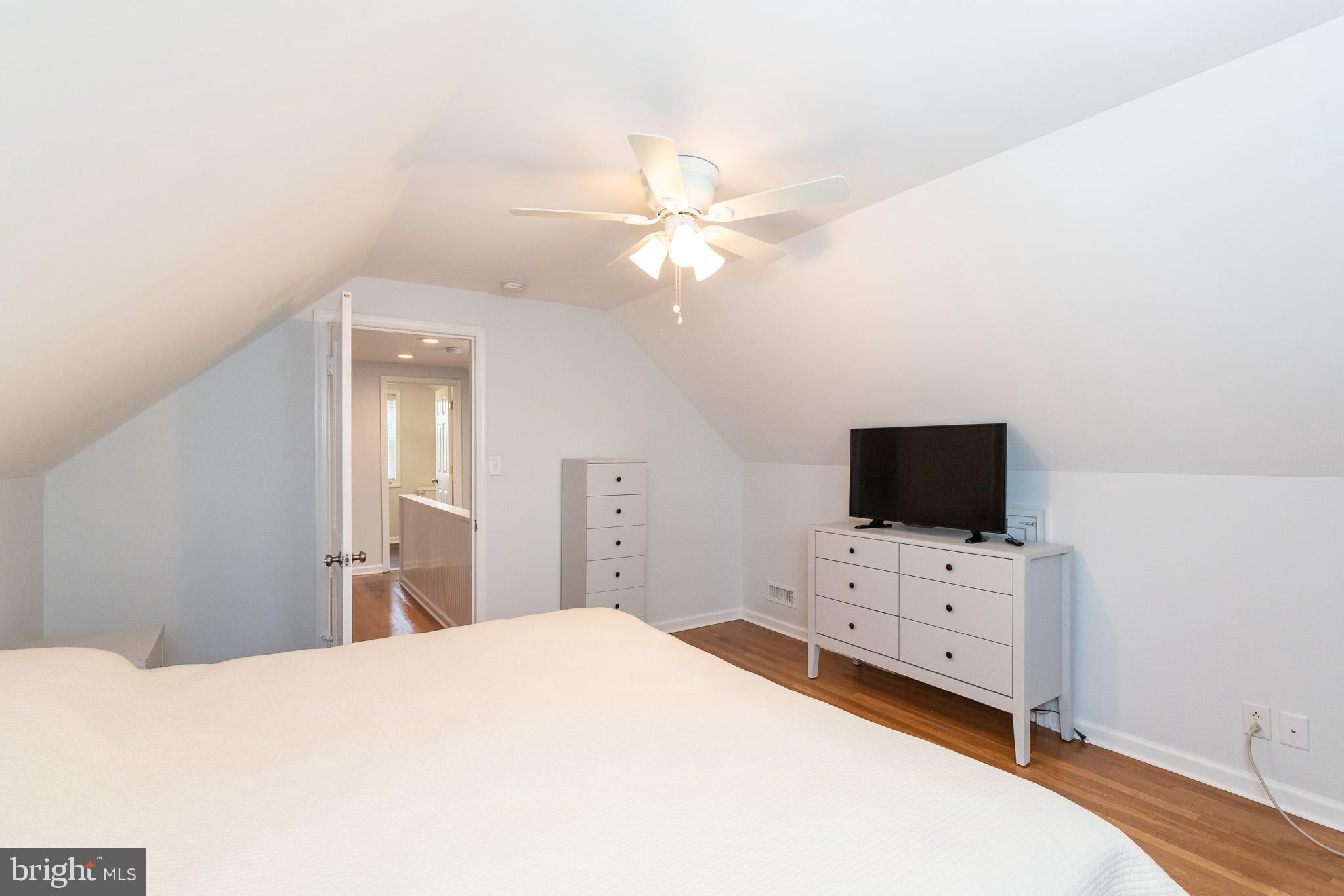 417 Warren Road Cockeysville, MD 21030 - Photo 15 of 32 Master Suite Bedroom