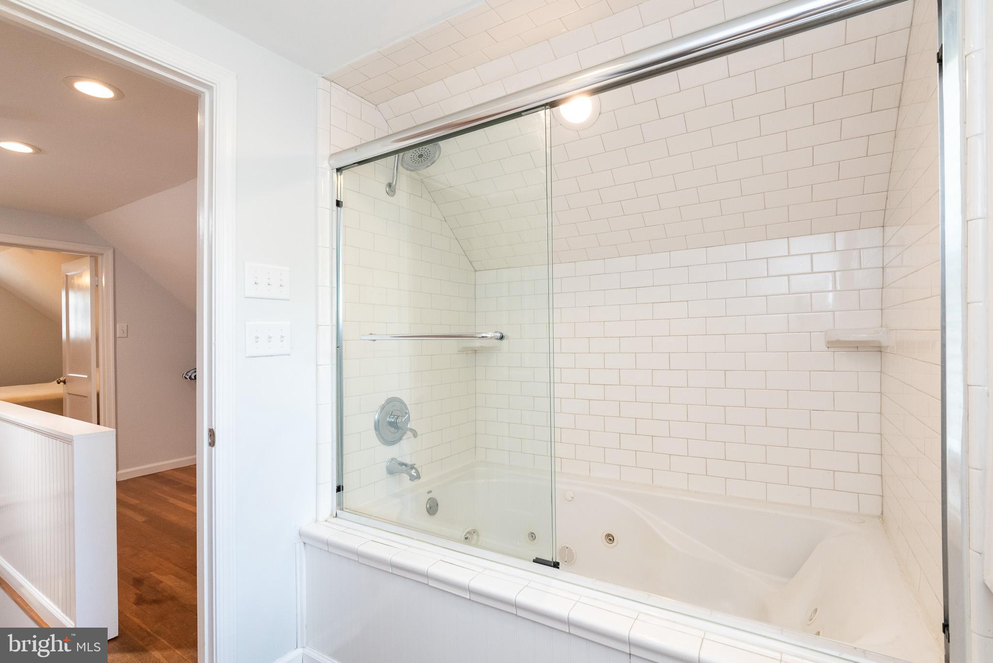 417 Warren Road Cockeysville, MD 21030 - Photo 20 of 32 Jacuzzi Tub and Shower Combo Master Bath