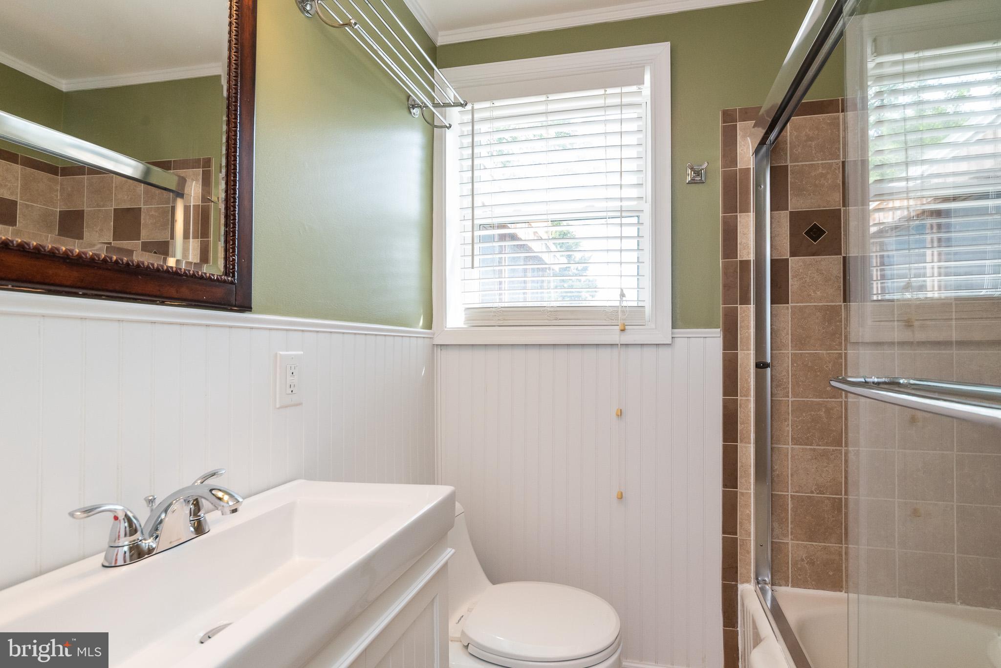 417 Warren Road Cockeysville, MD 21030 - Photo 27 of 32 Main Floor Full Bath
