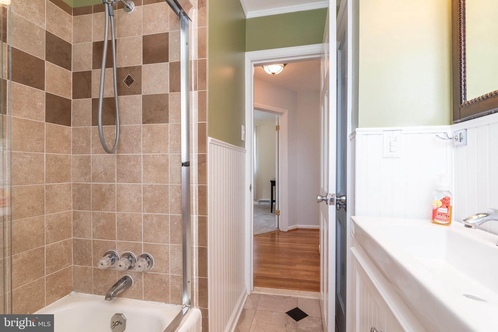 417 Warren Road Cockeysville, MD 21030 - Photo 28 of 32 Main Floor Bath