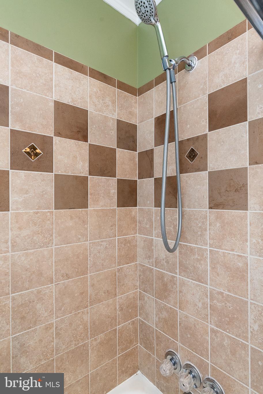 417 Warren Road Cockeysville, MD 21030 - Photo 29 of 32 Main Floor Bath
