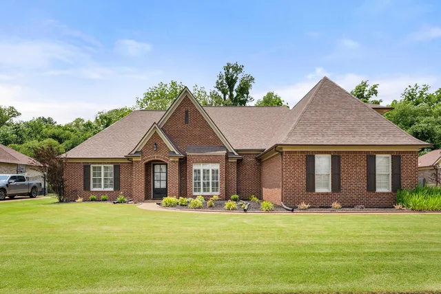 $575,000 | 125 Huntington Drive, Rossville, TN 38066