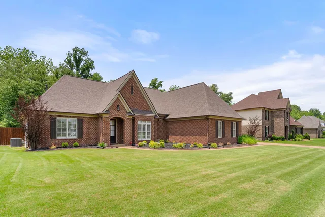$575,000 | 125 Huntington Drive, Rossville, TN 38066