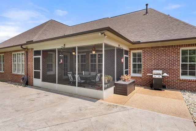 $575,000 | 125 Huntington Drive, Rossville, TN 38066