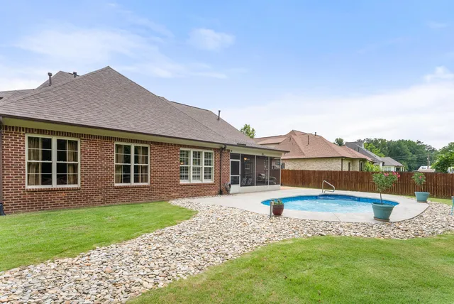 $575,000 | 125 Huntington Drive, Rossville, TN 38066