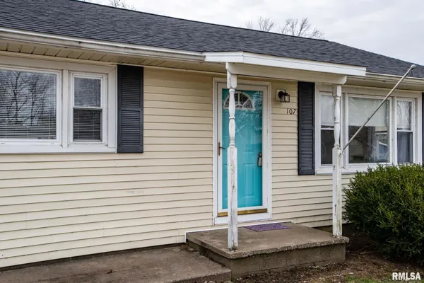 $129,900 | 107 East Vermont Street, Cambria, IL 62915