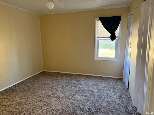 $129,900 | 107 East Vermont Street, Cambria, IL 62915