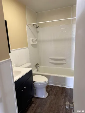 $129,900 | 107 East Vermont Street, Cambria, IL 62915