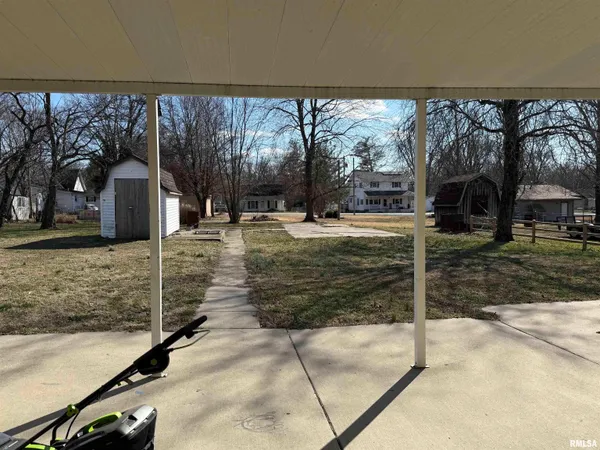 $129,900 | 107 East Vermont Street, Cambria, IL 62915