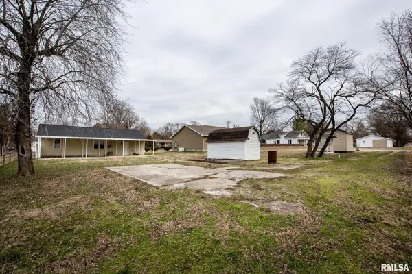 $129,900 | 107 East Vermont Street, Cambria, IL 62915