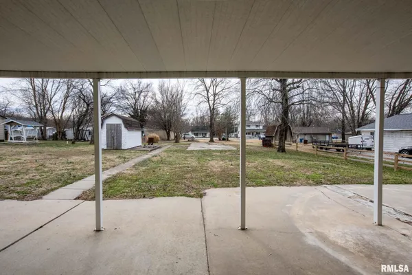 $129,900 | 107 East Vermont Street, Cambria, IL 62915