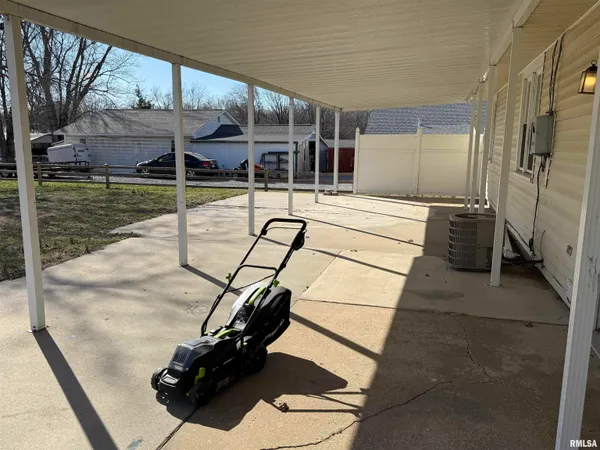 $129,900 | 107 East Vermont Street, Cambria, IL 62915