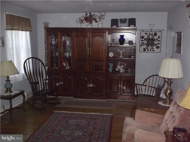 6 Lawnside Road Cheltenham, PA 19012 - Photo 4 of 18 Gallery Image 4
