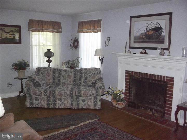 6 Lawnside Road Cheltenham, PA 19012 - Photo 5 of 18 Gallery Image 5