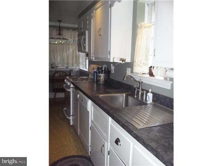 6 Lawnside Road Cheltenham, PA 19012 - Photo 8 of 18 Gallery Image 8