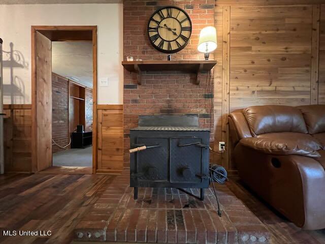 5046 Higdon Road Holly Springs, MS 38635 - Photo 12 of 34 LR Wood Stove