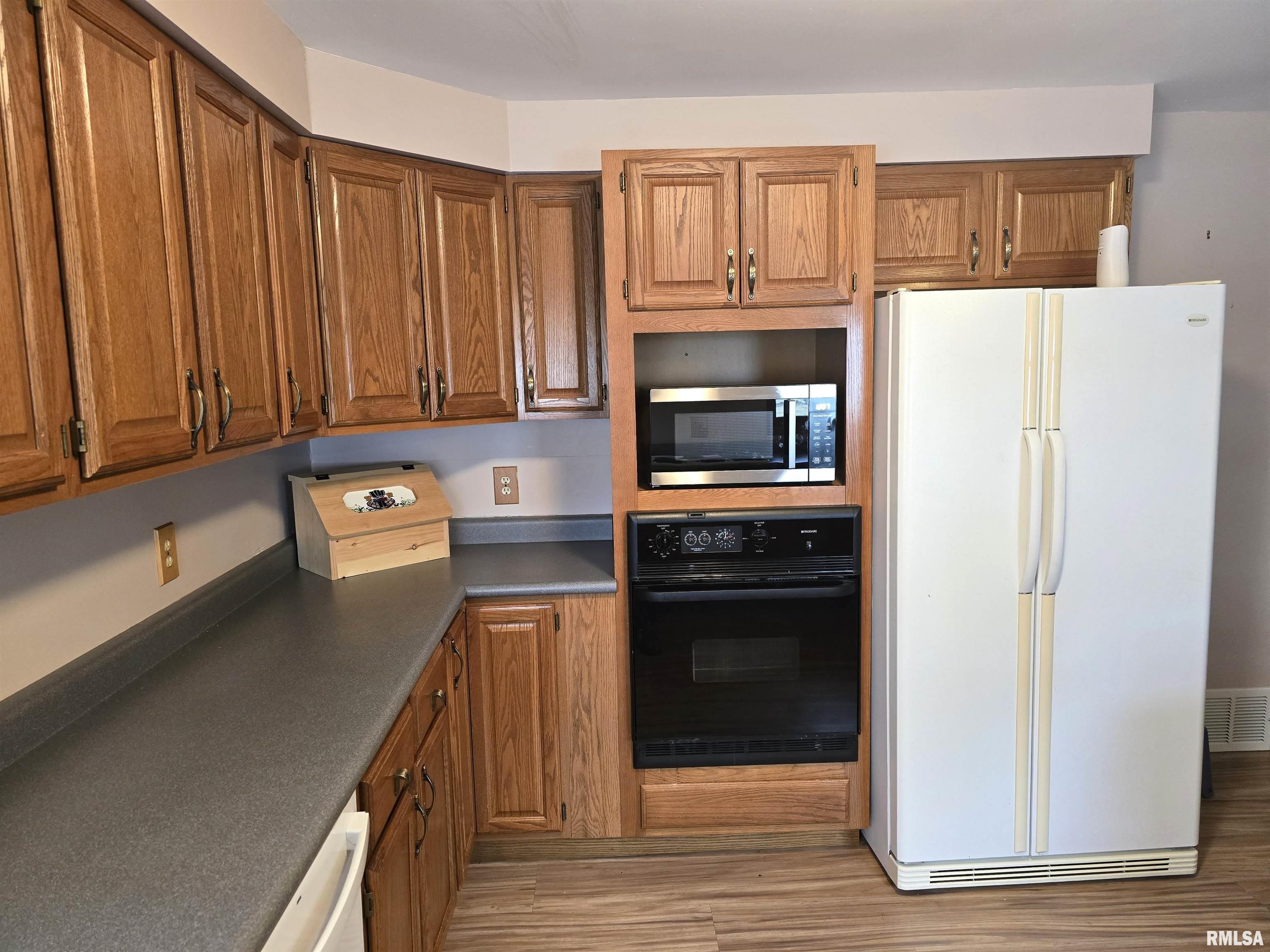 201 West Springfield Street Virginia, IL 62691 - Photo 11 of 31