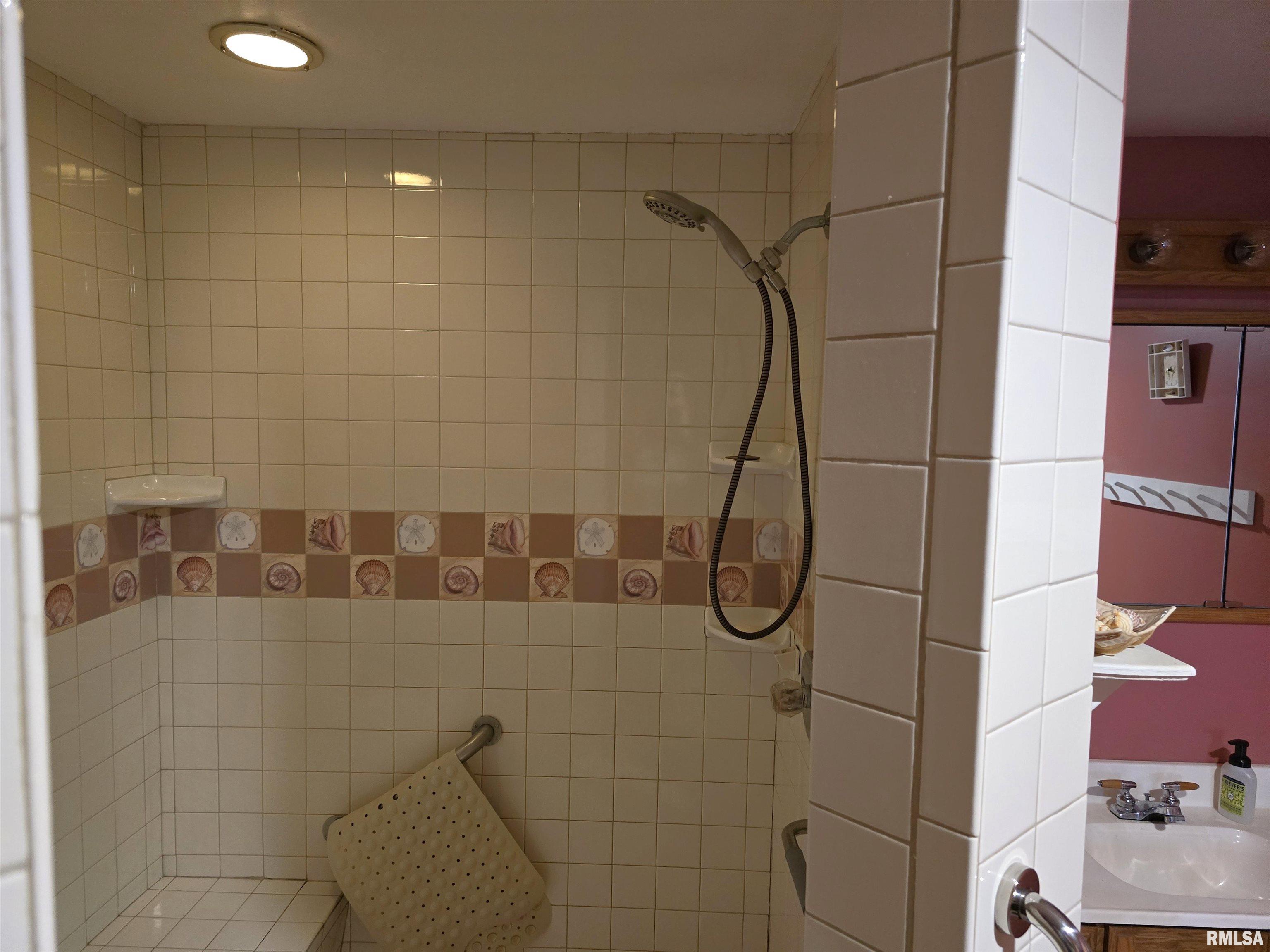 201 West Springfield Street Virginia, IL 62691 - Photo 14 of 31