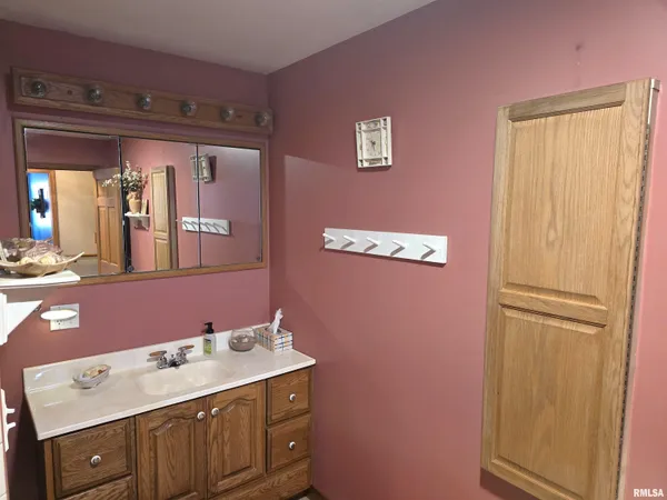 $154,900 | 201 West Springfield Street, Virginia, IL 62691