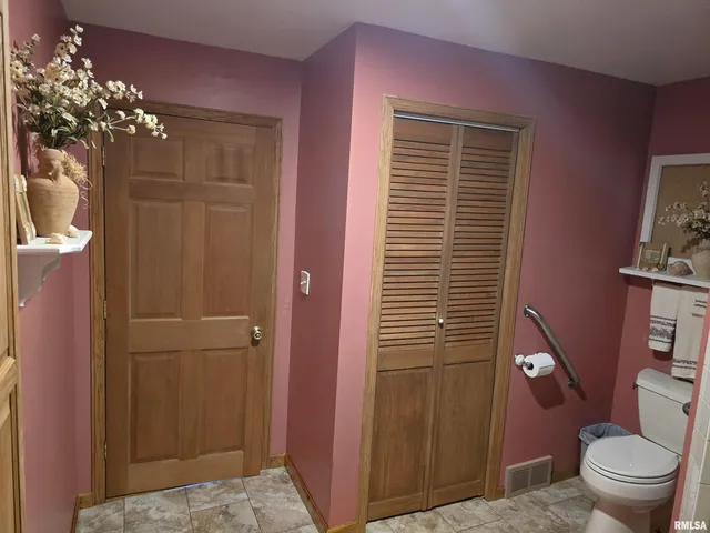 $164,900 | 201 West Springfield Street, Virginia, IL 62691