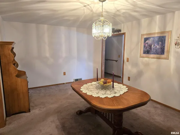 $154,900 | 201 West Springfield Street, Virginia, IL 62691