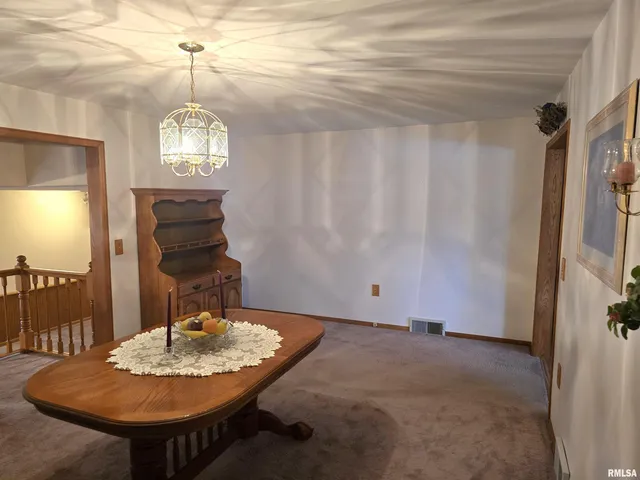 $164,900 | 201 West Springfield Street, Virginia, IL 62691