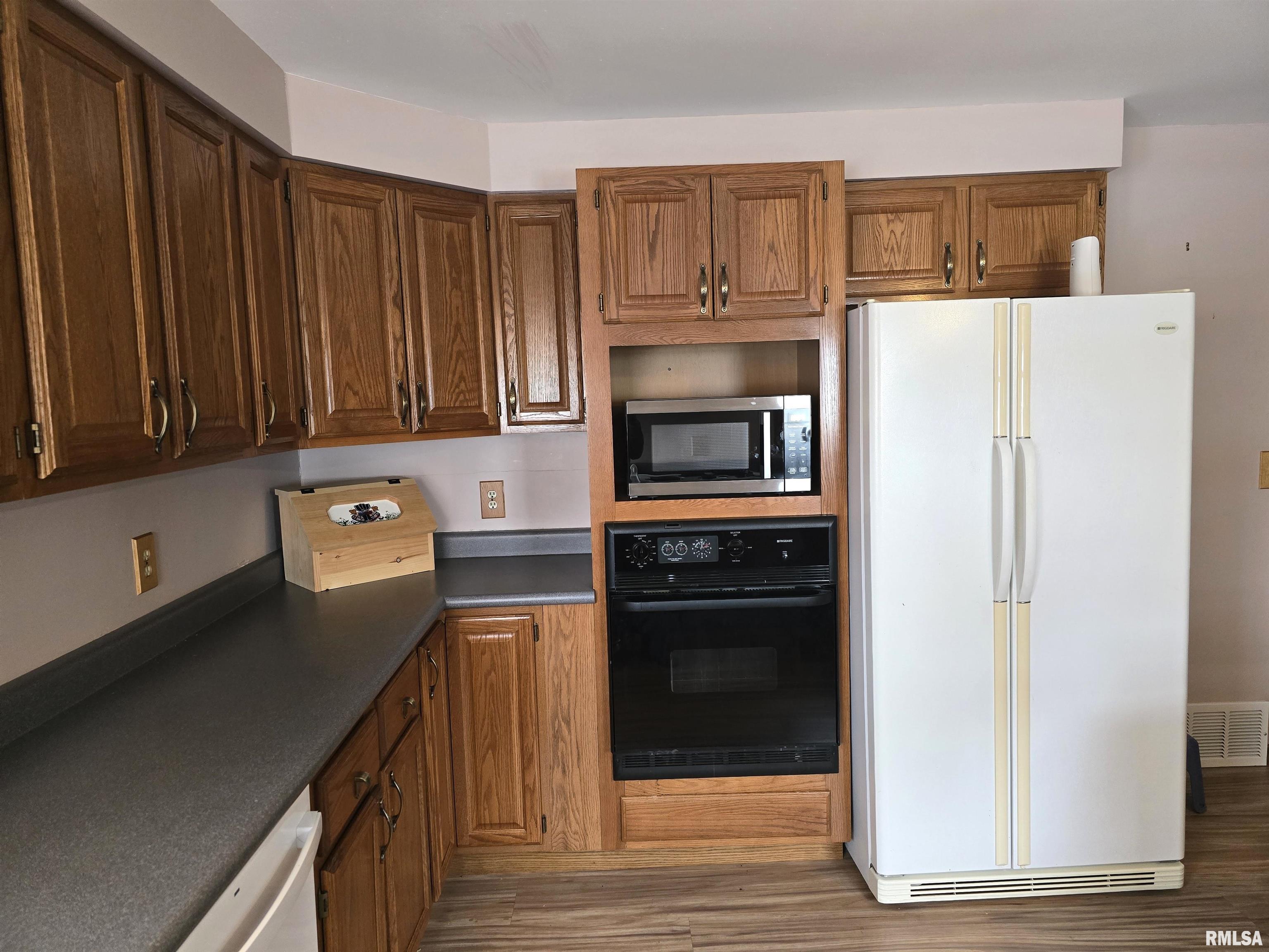 201 West Springfield Street Virginia, IL 62691 - Photo 10 of 31