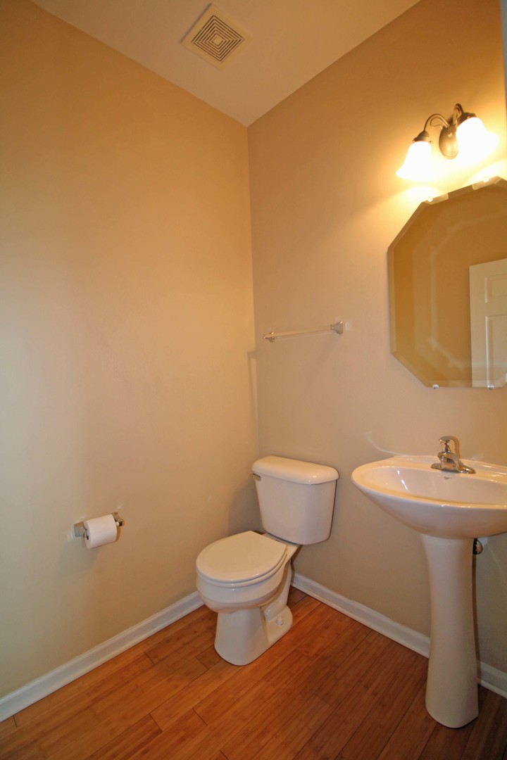 706 Thornbury Road, Unit 1124 Bartlett, IL 60103 - Photo 6 of 21