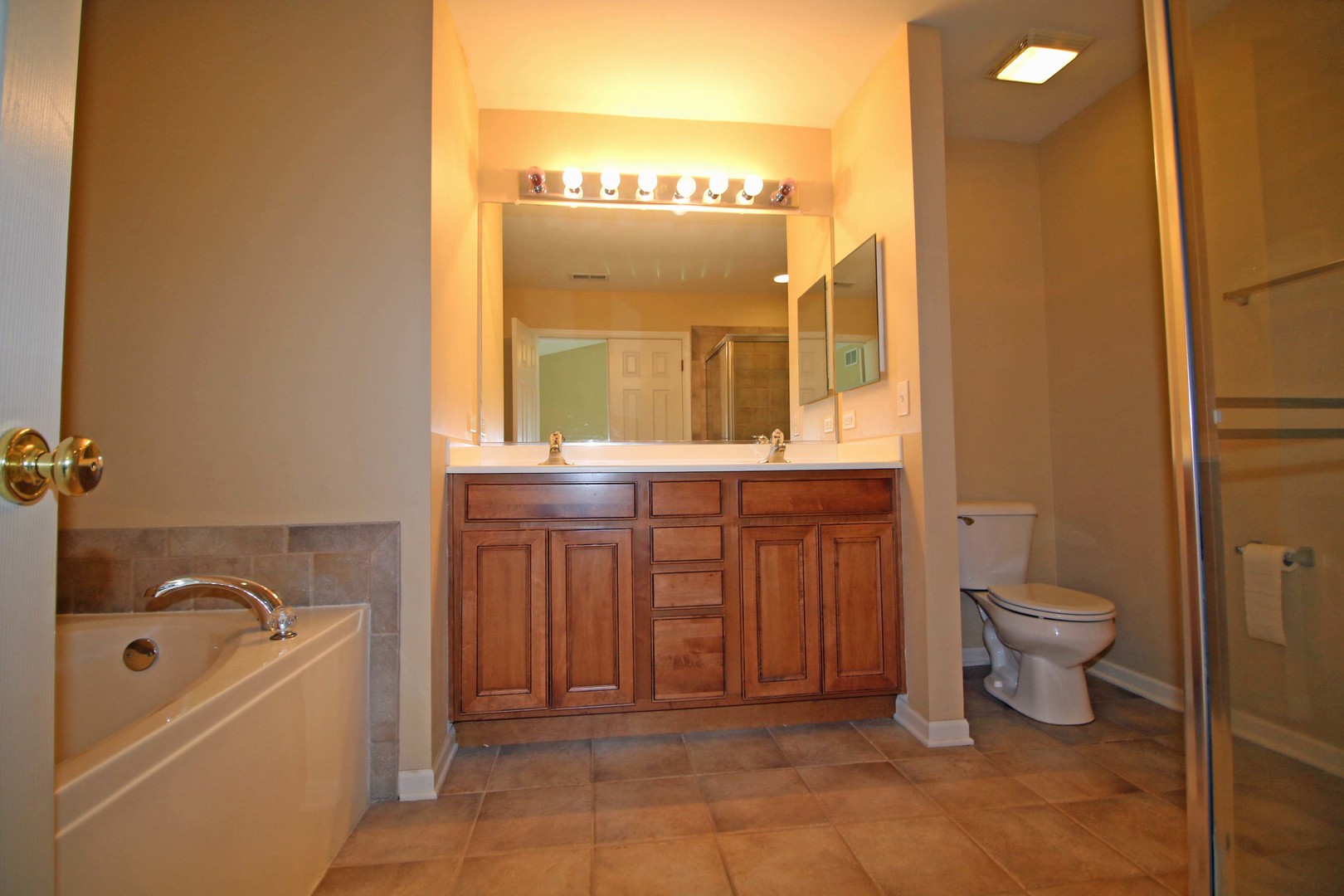 706 Thornbury Road, Unit 1124 Bartlett, IL 60103 - Photo 8 of 21