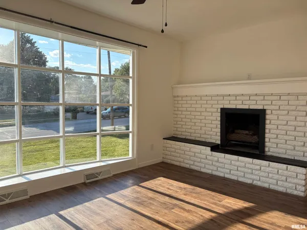 $185,000 | 414 South Westgate Avenue, Jacksonville, IL 62650