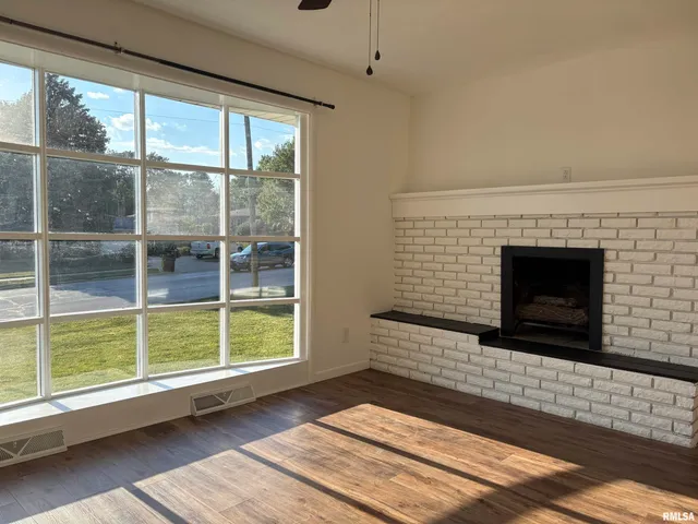 $199,000 | 414 South Westgate Avenue, Jacksonville, IL 62650