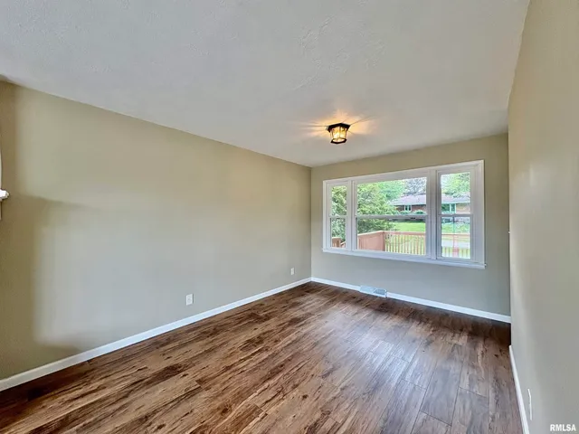 $199,000 | 414 South Westgate Avenue, Jacksonville, IL 62650