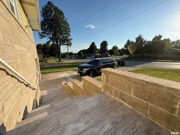 $185,000 | 414 South Westgate Avenue, Jacksonville, IL 62650