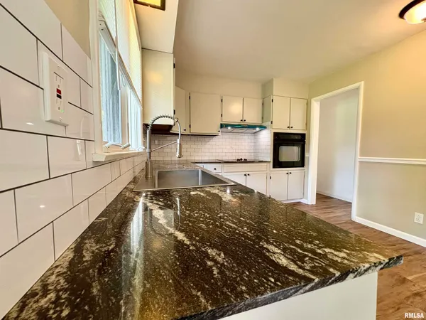 $185,000 | 414 South Westgate Avenue, Jacksonville, IL 62650