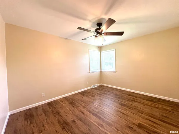 $185,000 | 414 South Westgate Avenue, Jacksonville, IL 62650