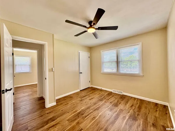 $185,000 | 414 South Westgate Avenue, Jacksonville, IL 62650