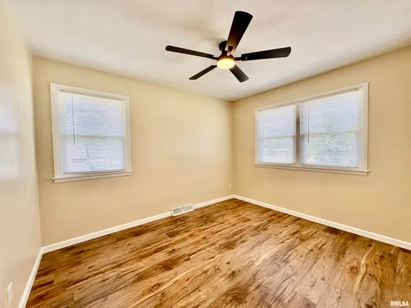 $185,000 | 414 South Westgate Avenue, Jacksonville, IL 62650