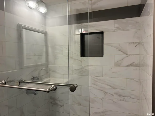 $199,000 | 414 South Westgate Avenue, Jacksonville, IL 62650