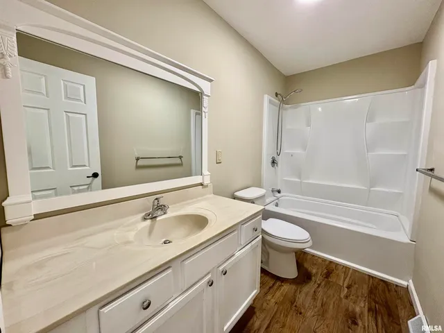 $199,000 | 414 South Westgate Avenue, Jacksonville, IL 62650