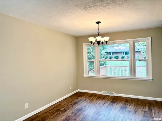 $199,000 | 414 South Westgate Avenue, Jacksonville, IL 62650