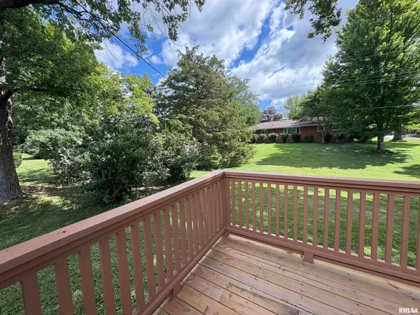 $185,000 | 414 South Westgate Avenue, Jacksonville, IL 62650